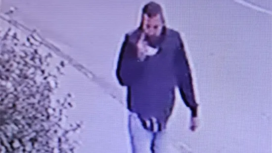 Prepoznajete li muškarca s fotografije? Traži ga policija