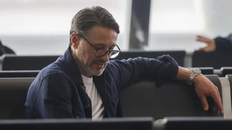 Neugodnost za Niku Kovača i njegovu momčad nakon teškog poraza, dva sata su bili zarobljeni