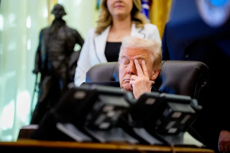 Raste zabrinutost: Donald Trump 'ubio oko' tijekom ključnog sastanka u Bijeloj kući