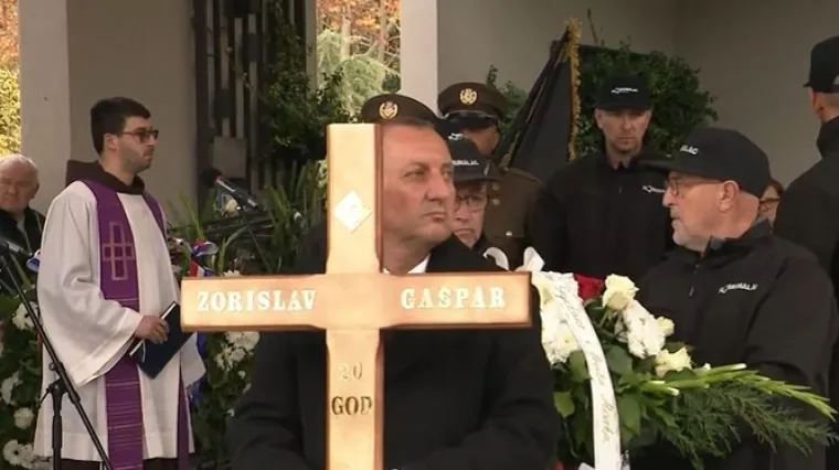 Obitelj, suborci i prijatelji oprostili se od Zorislava Gašpara