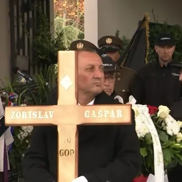 Obitelj, suborci i prijatelji oprostili se od Zorislava Gašpara