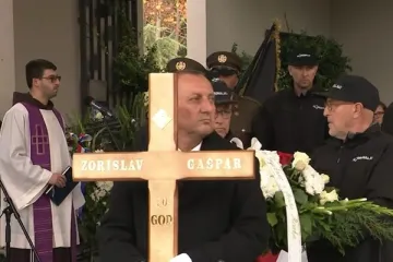 Obitelj, suborci i prijatelji oprostili se od Zorislava Gašpara