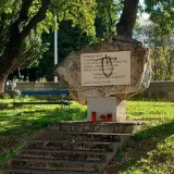 Novi incident uoči prosvjeda: Išaran spomenik partizanima