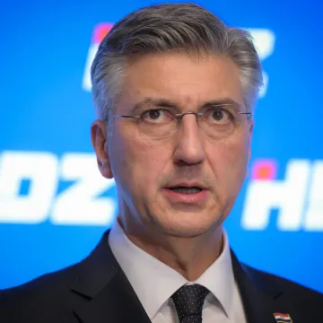 Plenković prozvao ljevicu i krajnju desnicu za histeriju i manipulaciju osjećajima