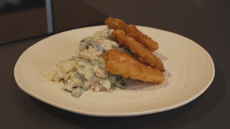 Savršen spoj za svaku priliku: Pripremite hrskavu piletinu i kremastu krumpir salatu