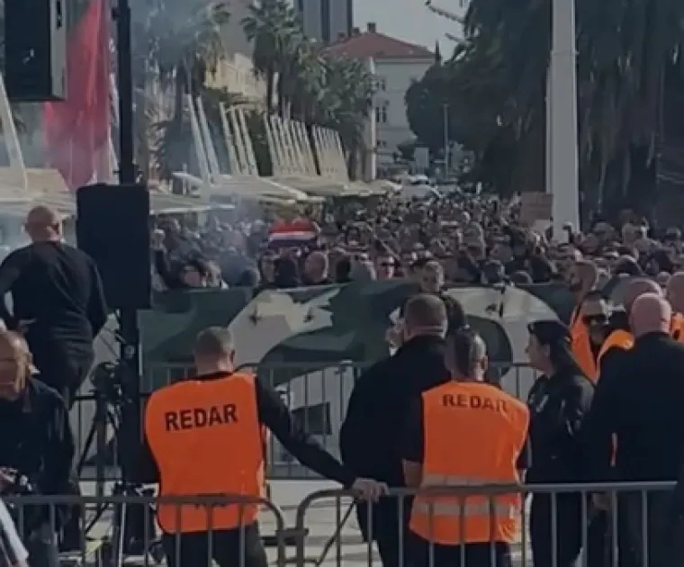 Prosvjed završio, Torcida došla do suda. HDZ odgovorio šefu oporbe: 'Hajdaš počni poštivati Ustav'