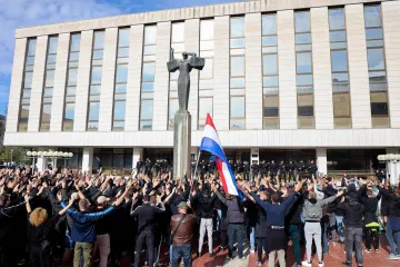 Prosvjed završio, Torcida došla do suda. HDZ odgovorio šefu oporbe: 'Hajdaš počni poštivati Ustav'