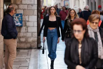 Duge noge i vitka figura: Atraktivna djevojka u Zadru parira svjetskim manekenkama