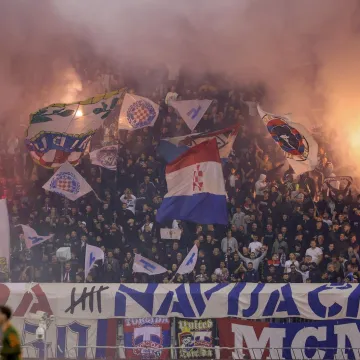 Pogledajte atmosferu 'ludog' Splita: Od ogromne bakljade i koreografije do citiranja Matoša