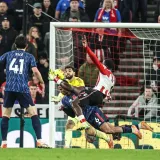 Najveće iznenađenje ovogodišnje sezone zaustavilo Arsenal. Manchester City ima priliku za -4