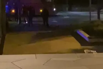 Snimka policije ispred Centra Zamet u Rijeci