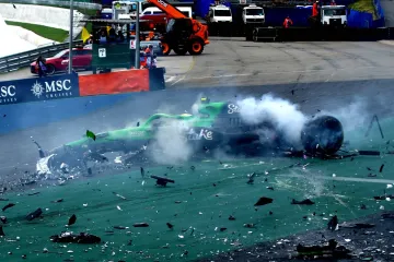 Domaći vozač doživio stravičnu nesreću: Pogledajte u kakvom je stanju ostao bolid nakon udara