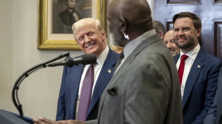 Novi potez Donalda Trumpa: Stadion NFL momčadi s burnom prošlošću mogao bi nositi njegovo ime