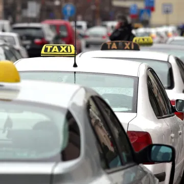 I evo njih opet! Sjećate se taksi firme koja je 1 km naplatila 1506 €? Pojavio se novi račun