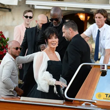 Kris Jenner 70. rođendan slavila uz poznate face: Policija intervenirala čak dva puta