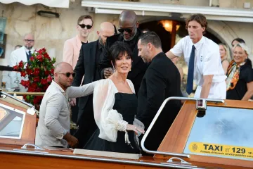 Kris Jenner 70. rođendan slavila uz poznate face: Policija intervenirala čak dva puta