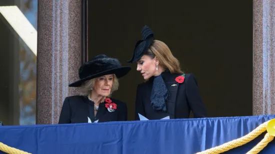 Čitač s usana otkrio što je kraljica Camilla šapnula Kate Middleton tijekom ceremonije