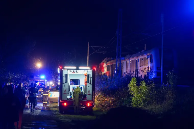 U stravičnom sudaru vlakova ozlijeđeno desetak putnika: 'Čula se glasna eksplozija'