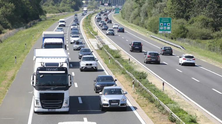 Na autoceste stižu posebna 74 bijela vozila s rotirkama: Ne želite da vas oni snime