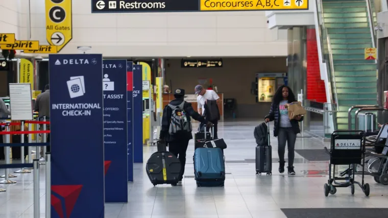 Tisuće letova otkazano, a Dan zahvalnosti tek dolazi: Senat spasio stvar u zadnji tren?