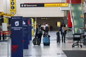 Tisuće letova otkazano, a Dan zahvalnosti tek dolazi: Senat spasio stvar u zadnji tren?