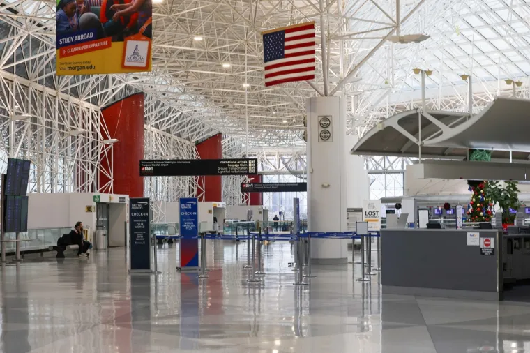 Tisuće letova otkazano, a Dan zahvalnosti tek dolazi: Senat spasio stvar u zadnji tren?