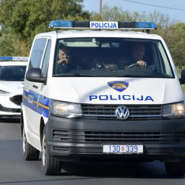 Drogirani policajac pucao po Puli pa prijetio kolegi: Pokušao je sve prikriti
