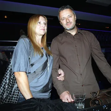 Rijetko je viđamo, a sada je sve ostavila bez daha: Thompsonova supruga izgleda bolje nego ikad