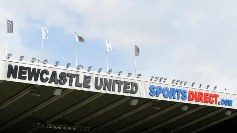 Zar je on igrao u Premier ligi? Pogledajte kako je ova nekadašnja zvijezda izvela udarac iz kuta