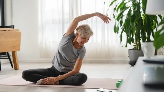 Jačanjem trupa do dugovječnosti: Tri jednostavne vježbe za snagu u starijoj dobi