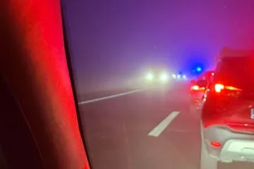 Detalji tragedije koja je uzela dva života: Pretjecao u zavoju i po magli, udarac je bio silovit