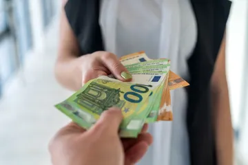 Žene ne vole pričati o novcu kao muškarci: Evo zašto osjećaju nelagodu i kako to riješiti