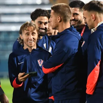 Skromnost ili štedljivost? Modrić i Pašalić zarađuju milijune, a ovako su stigli u Zagreb