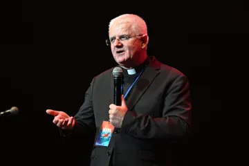 Nadbiskup Uzinić komentirao incident na Zametu: 'Je li buđenje Rijeke to što se desetak mladića obuklo u crno?