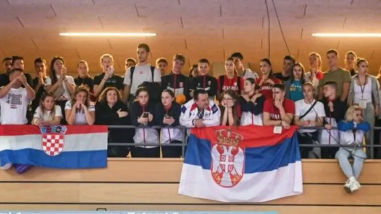 Boysi, Torcida, folklor i velikosrpski ideolozi... Svima su na kraju lekciju očitala djeca