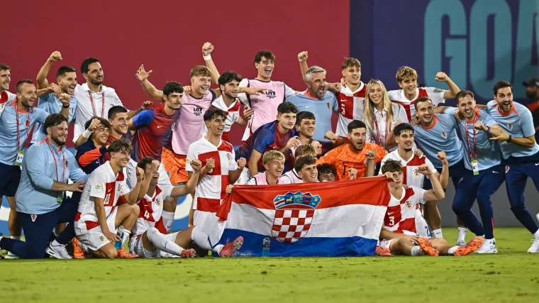 Kako naši reprezentativci provode slobodno vrijeme: Jašu deve i voze quadove