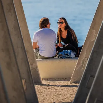 Zaljubljeni par gledao se kao da sutra ne postoji: Svi pogledi bili su uprti u njih