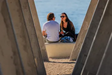 Zaljubljeni par gledao se kao da sutra ne postoji: Svi pogledi bili su uprti u njih