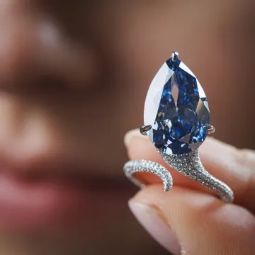 Dijamant Mellon Blue prodan za 25 mililijuna dolara: 'Postao je više od iznimnog kamena'