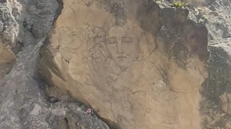 Kako ovo objasniti? Usred stijene iscrtalo se jasno žensko lice koje asocira na Djevicu Mariju