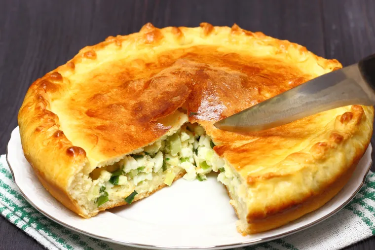 Isprobajte jednostavan recept za pitu s piletinom: Trik s dva sastojka daje savršeni okus