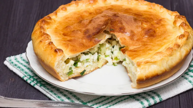 Isprobajte jednostavan recept za pitu s piletinom: Trik s dva sastojka daje savršeni okus