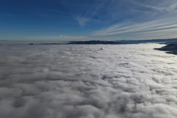 Prizori koji oduzimaju dah: Znate li koji se grad krije ispod ovih oblaka?