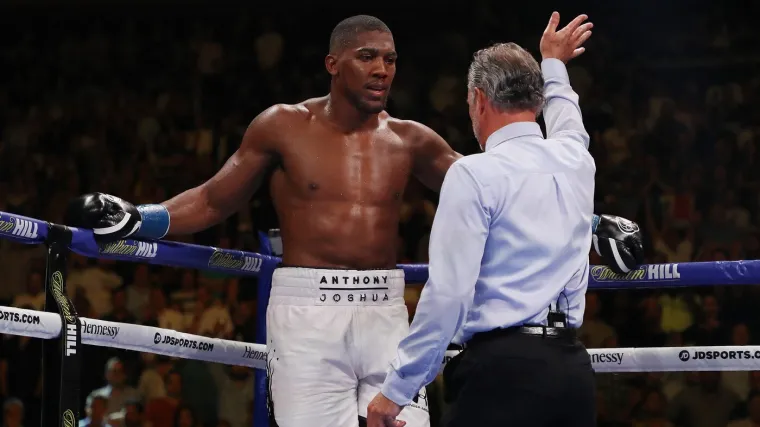 Boks ili biznis? Bivši svjetski prvak u završnim pregovorima s kontorverznom YouTube zvijezdom