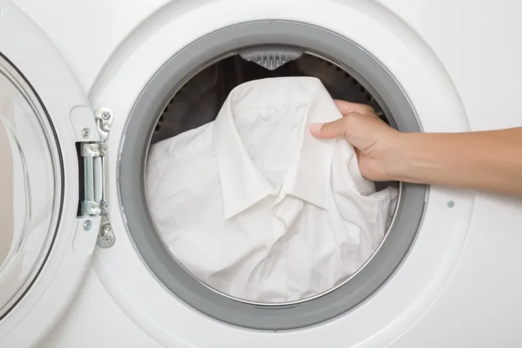 Vratite bjelinu svojoj odjeći: Tajni sastojak krije se u vašem kuhinjskom ormariću