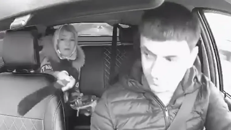 Žena prijetila taksistu: 'Kad uključiš baladu, spremit ću mačetu'