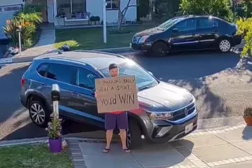 Svako jutro svojim susjedima nosi poruke: Žali se na buku, psa, ali jedna ih je baš pokopala