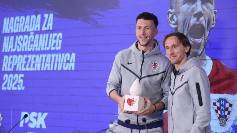Modrić dao nagradu Perišiću: 'Luka, ja i ostali stariji igrači pokušat ćemo taj duh prenijeti na mlađe'