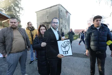 'Tomašević' iznenadio okupljene u Donjem Dragonošcu: 'Ma, je li to stvarno on došao?'