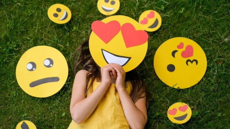 [KVIZ] Možeš li prepoznati o kojoj se pjesmi radi na temelju emojija?